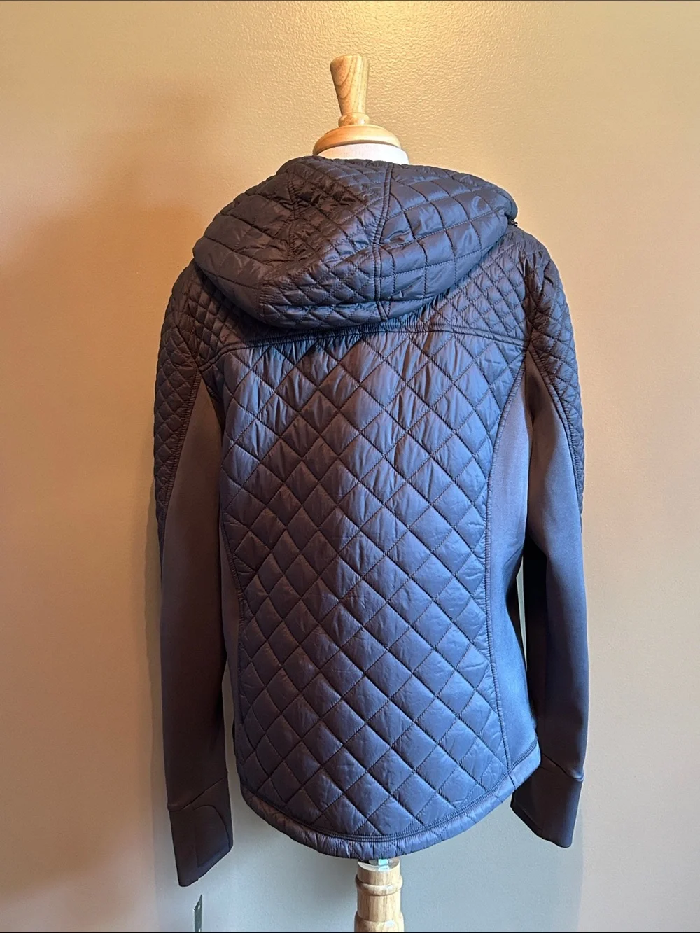 NWT Women's Quilted Gray Jacket